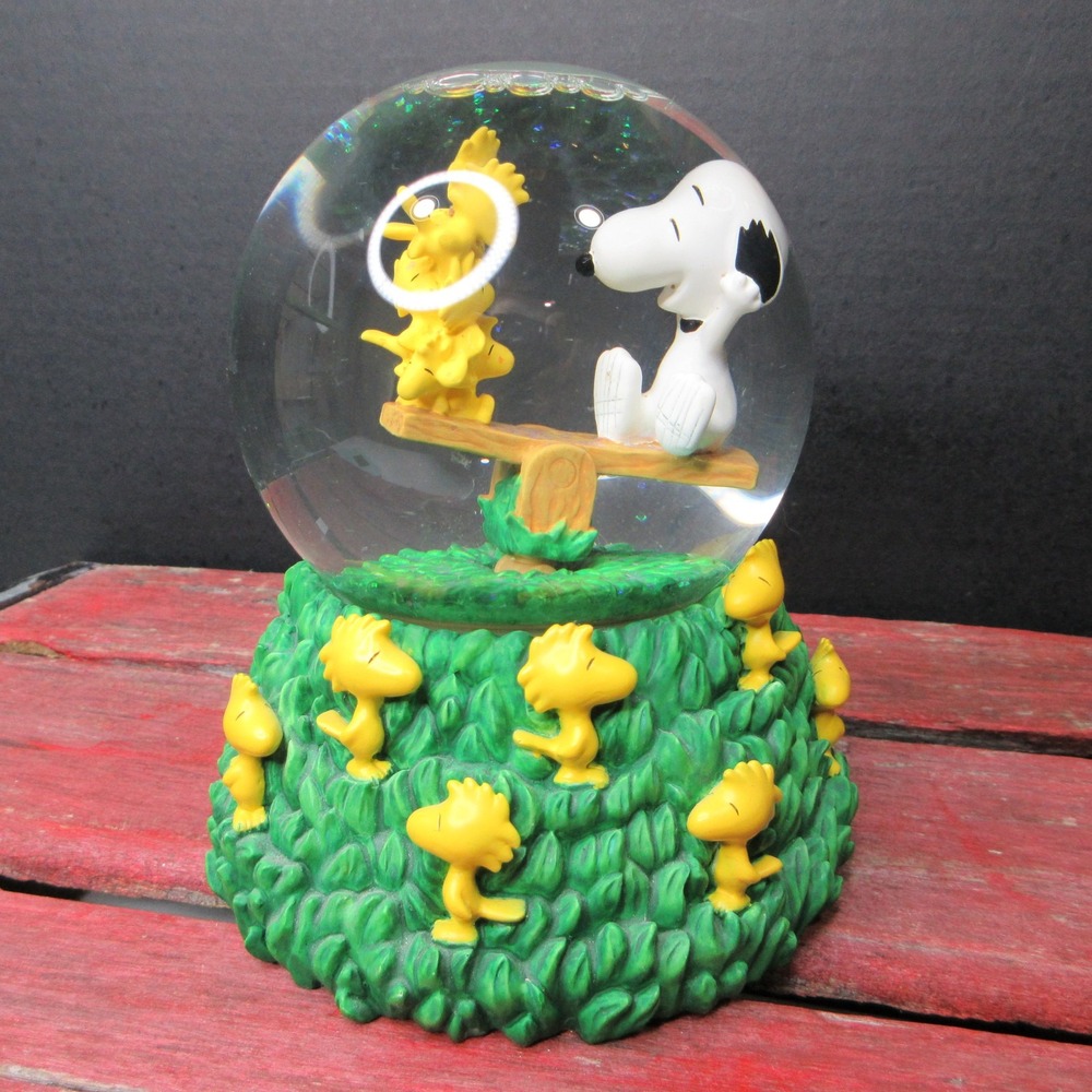 Peanuts Snoopy & Woodstock Snow Globe Music Box Westland Giftware Playmates